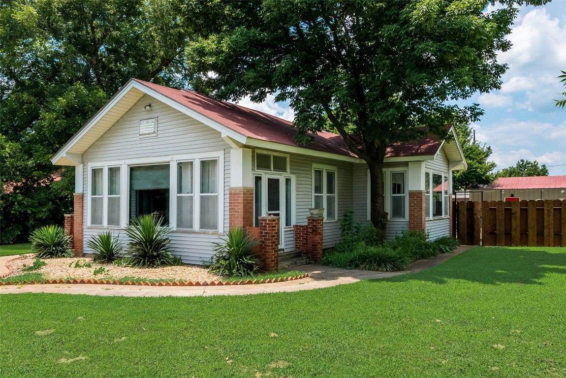 309 N Pecan Street Muenster TX 76252