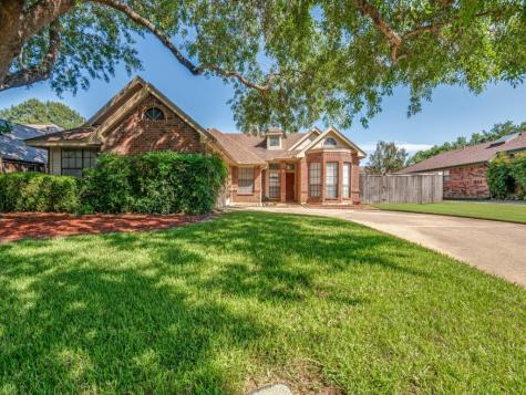 712 Gunnison Court Arlington TX 76006