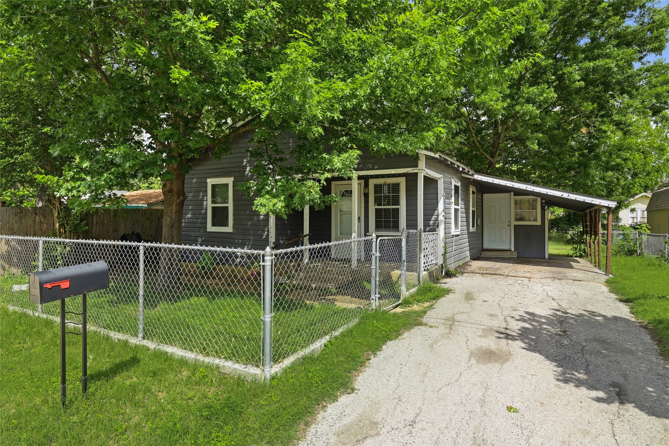 305 Claude Avenue Cleburne TX 76031