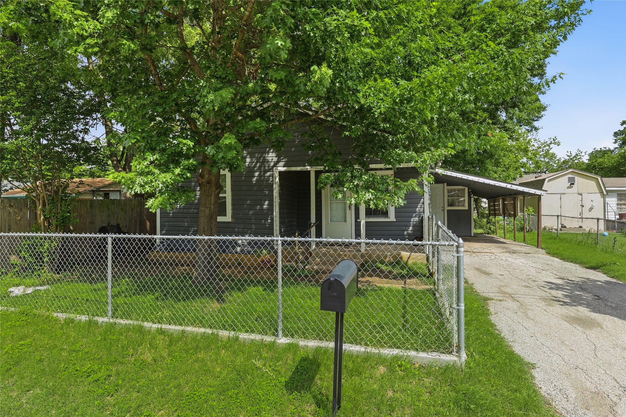 305 Claude Avenue Cleburne TX 76031