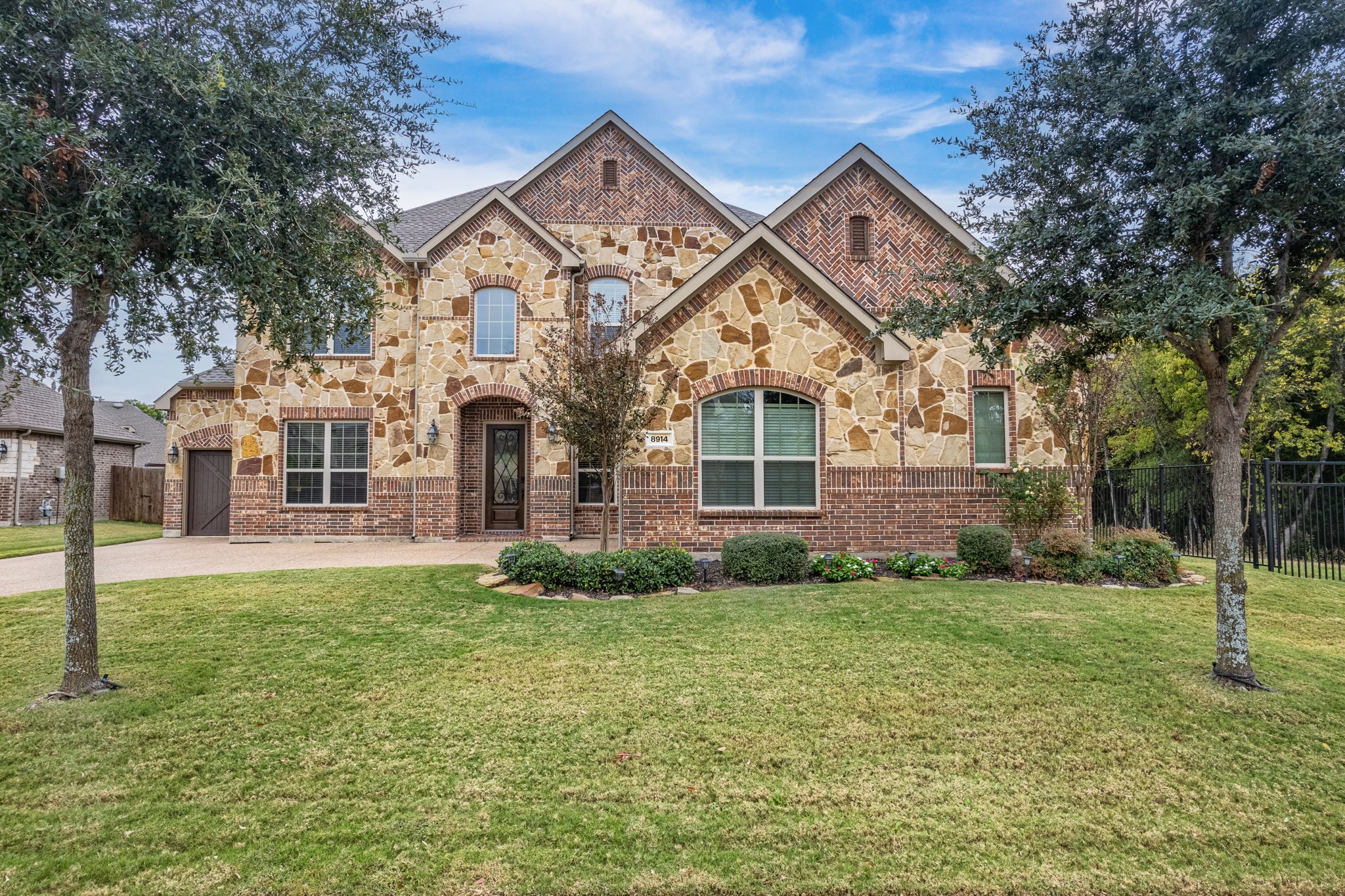 8914 Waters Lane Rowlett TX 75089