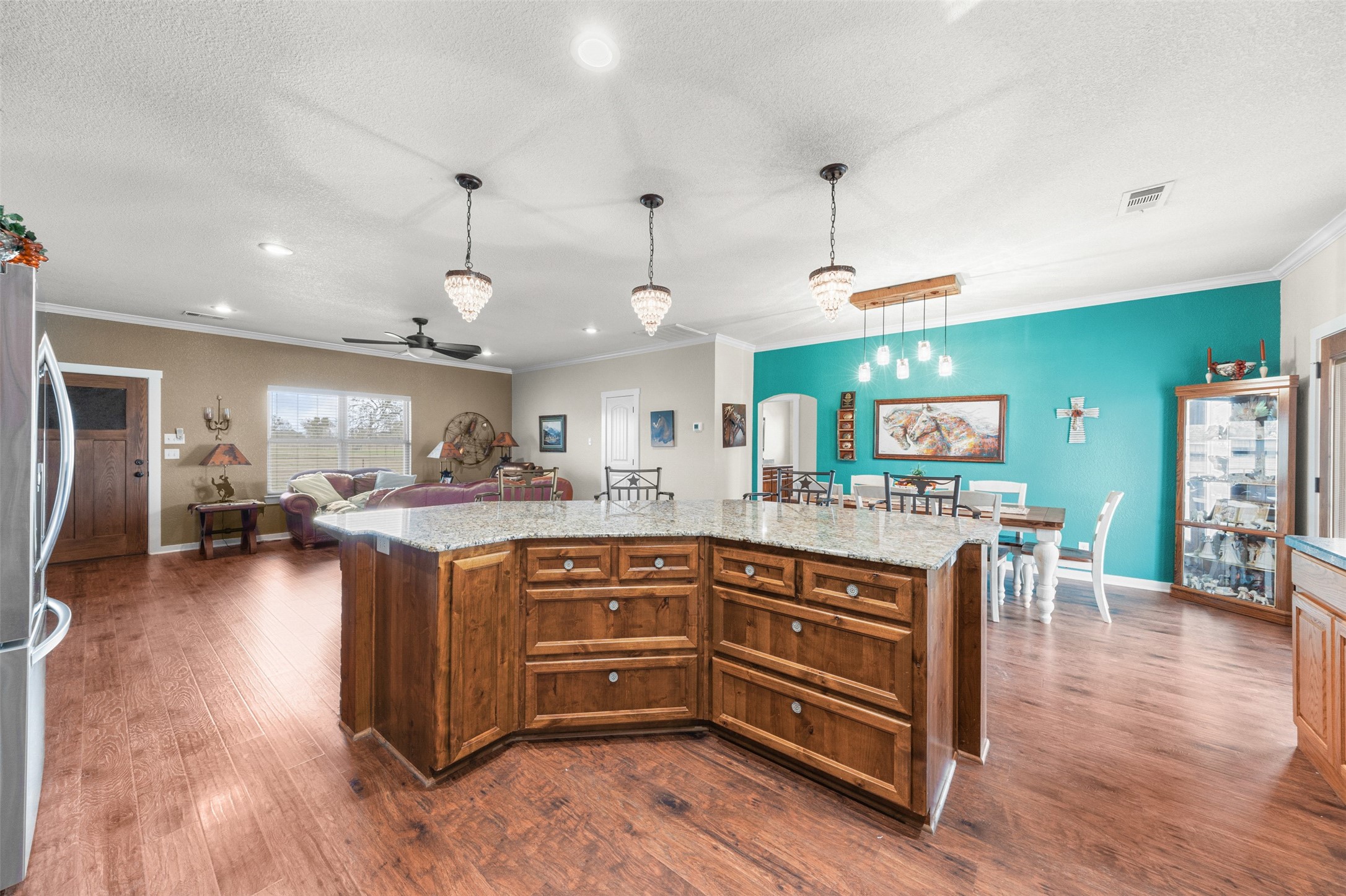 452 County Road 470 Chilton TX 76632
