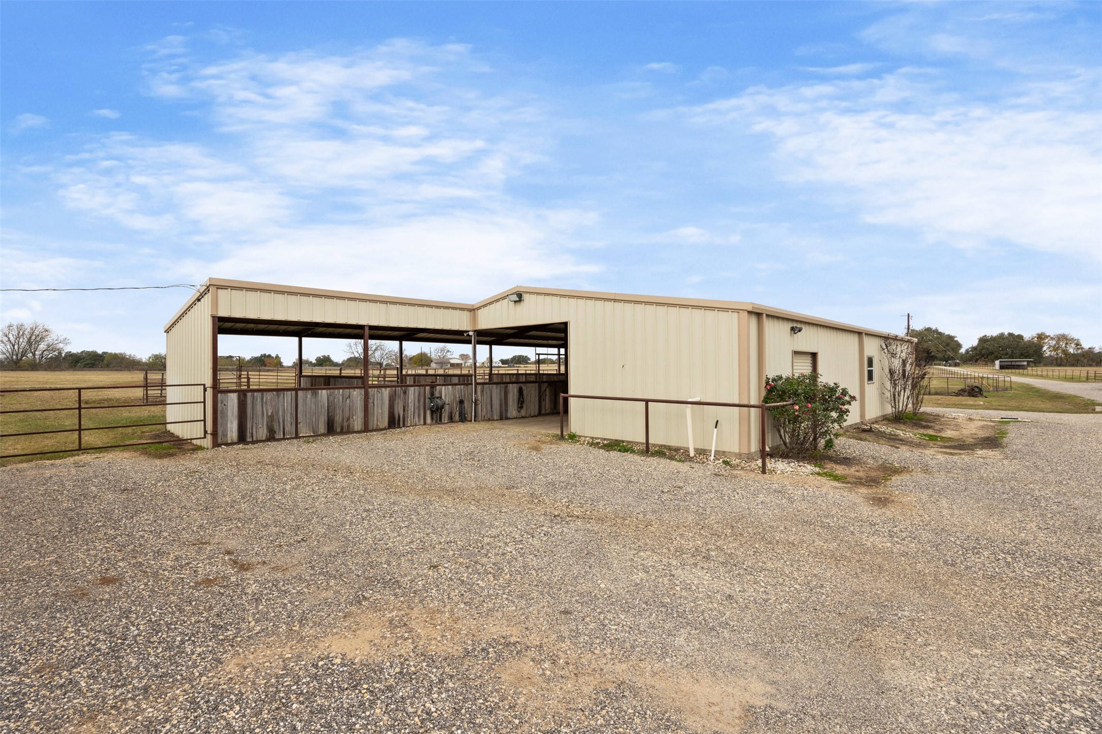 452 County Road 470 Chilton TX 76632