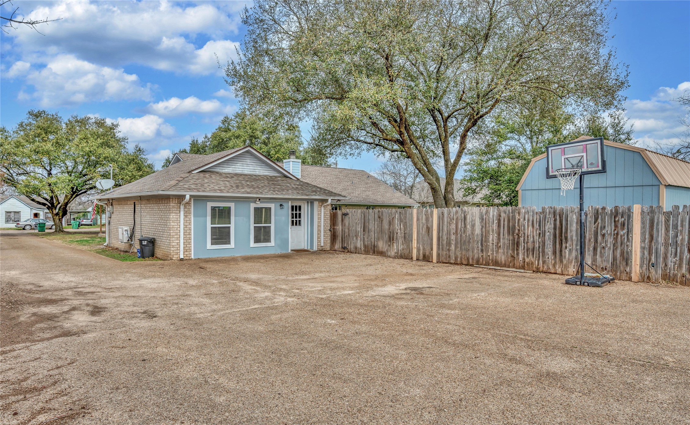 724 W 4th Street Mcgregor TX 76657