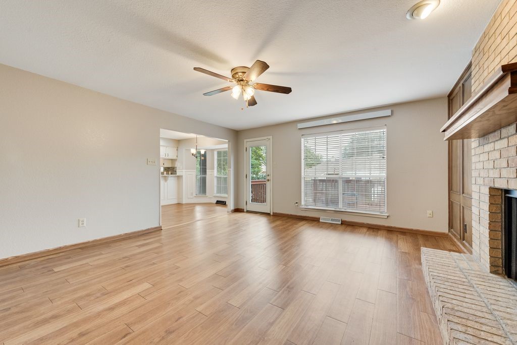 4902 Thorncliffe Drive Arlington TX 76016