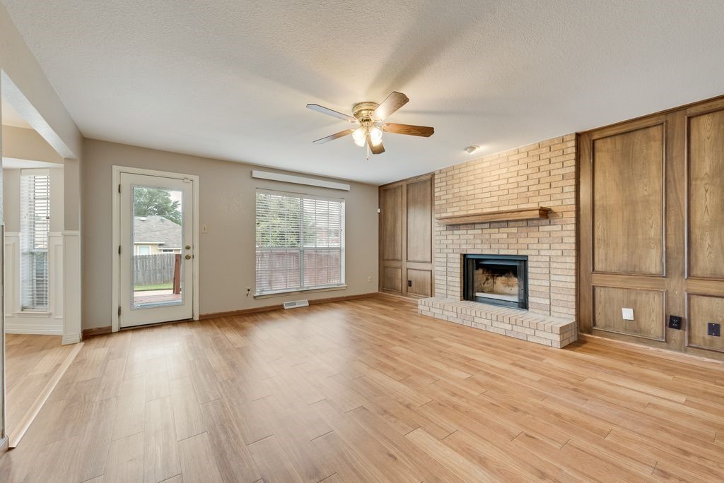 4902 Thorncliffe Drive Arlington TX 76016