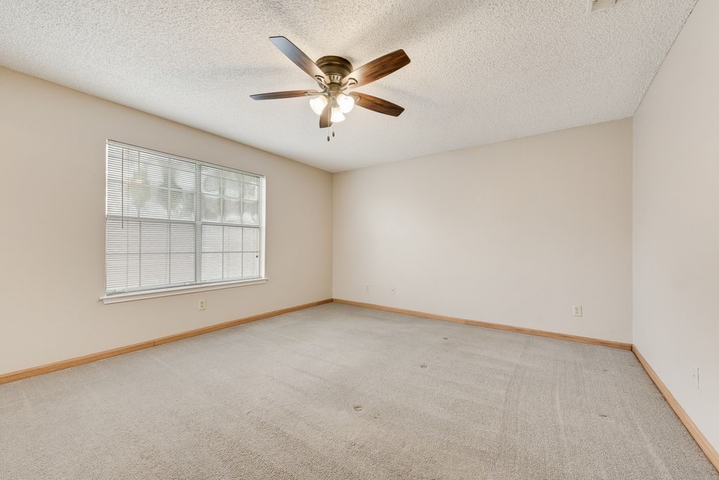 4902 Thorncliffe Drive Arlington TX 76016