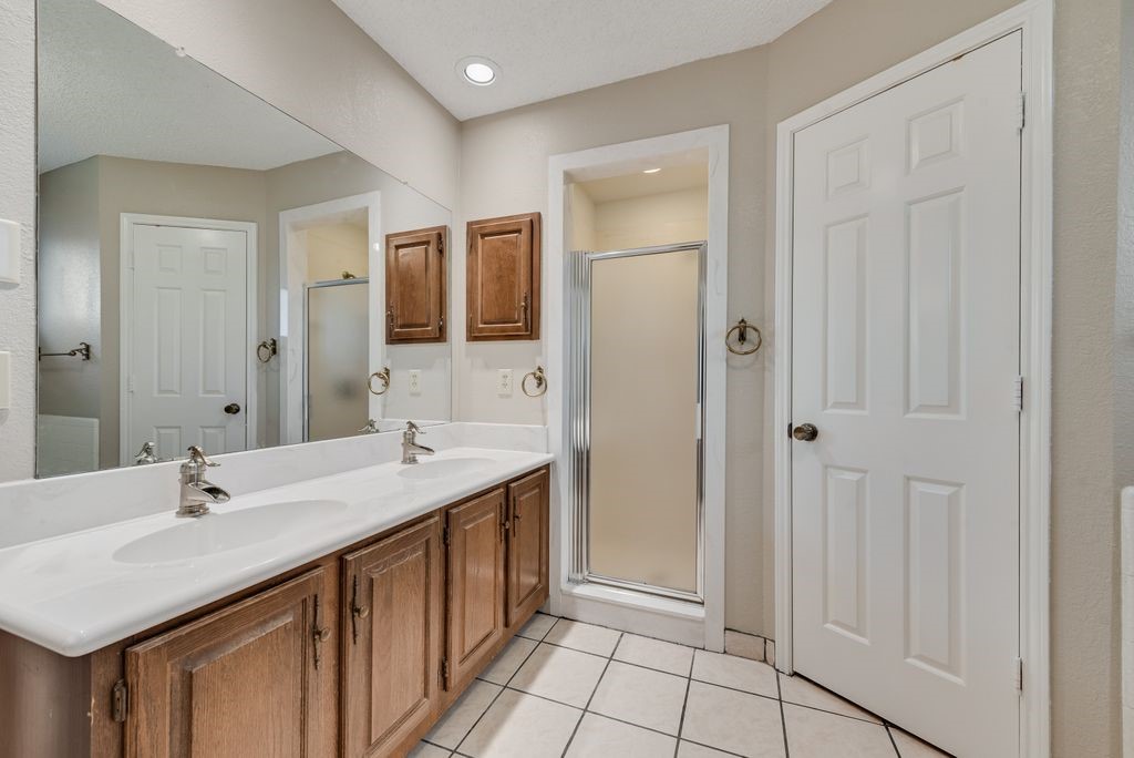 4902 Thorncliffe Drive Arlington TX 76016