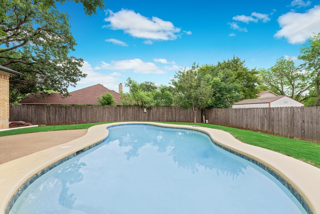 4902 Thorncliffe Drive Arlington TX 76016