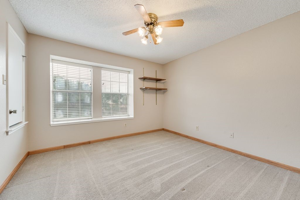 4902 Thorncliffe Drive Arlington TX 76016