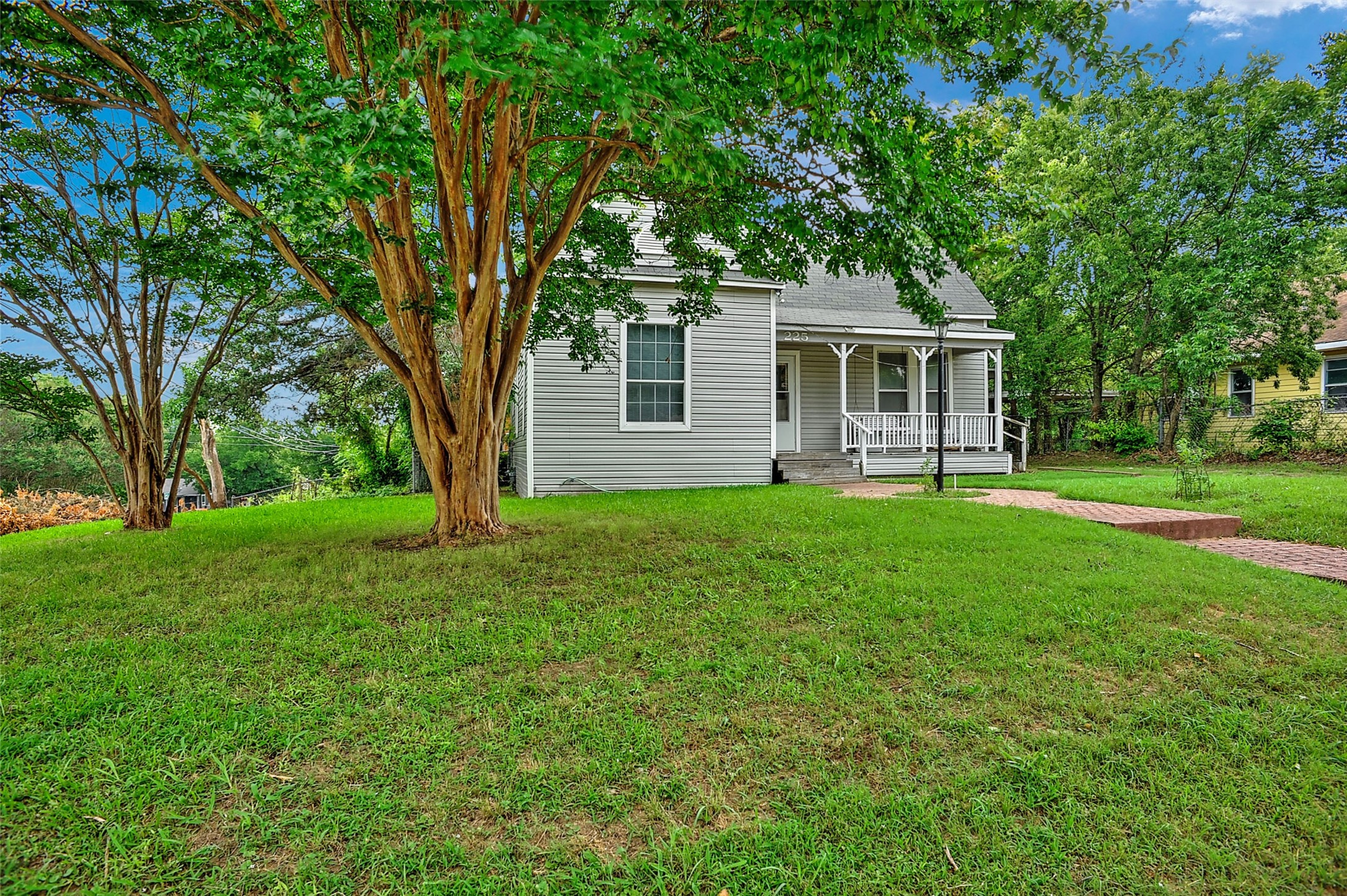 225 N Binkley Street Sherman TX 75092