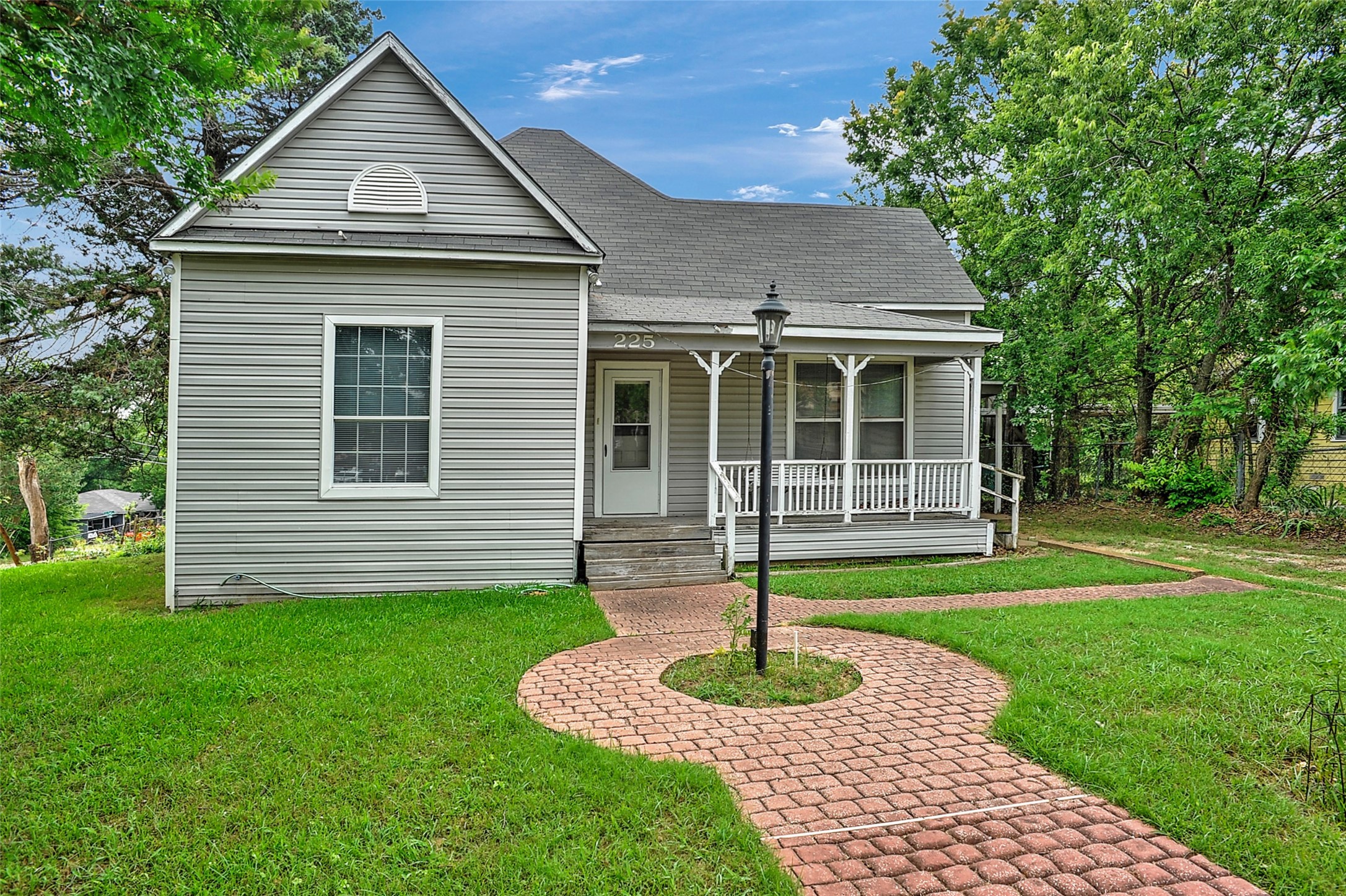 225 N Binkley Street Sherman TX 75092