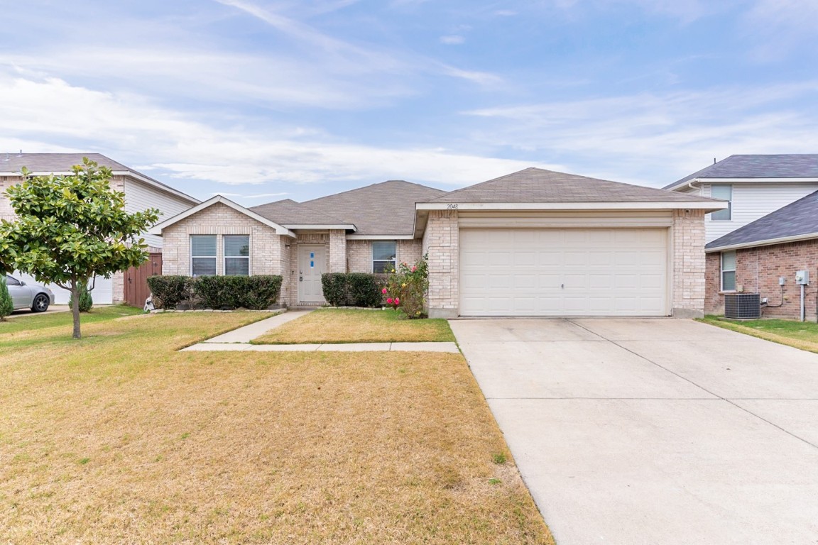 2048 Crosbyton Lane Grand Prairie TX 75052