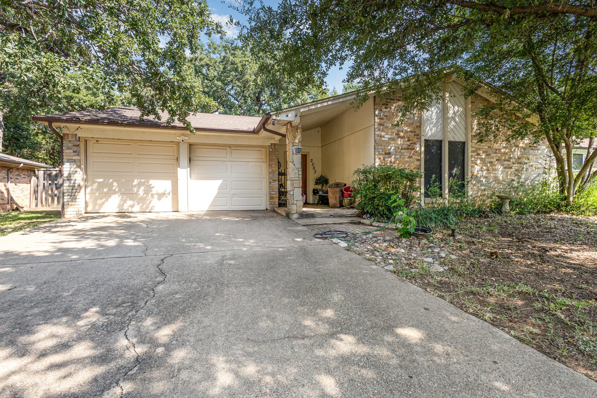 2503 Engleford Drive Arlington TX 76015