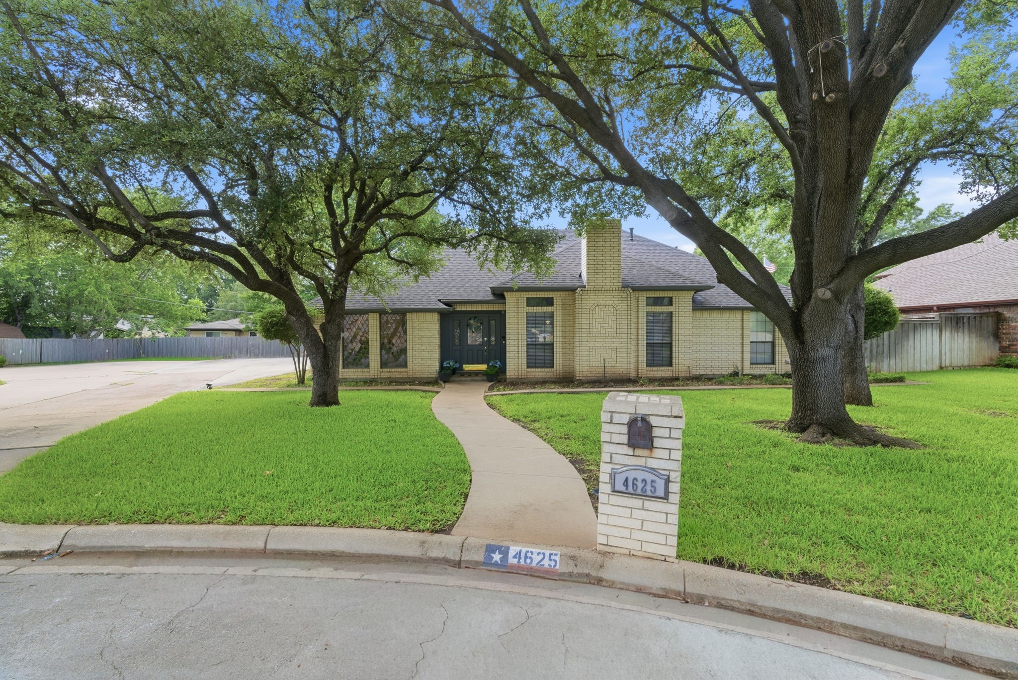 4625 Hillside Drive North Richland Hills TX 76180