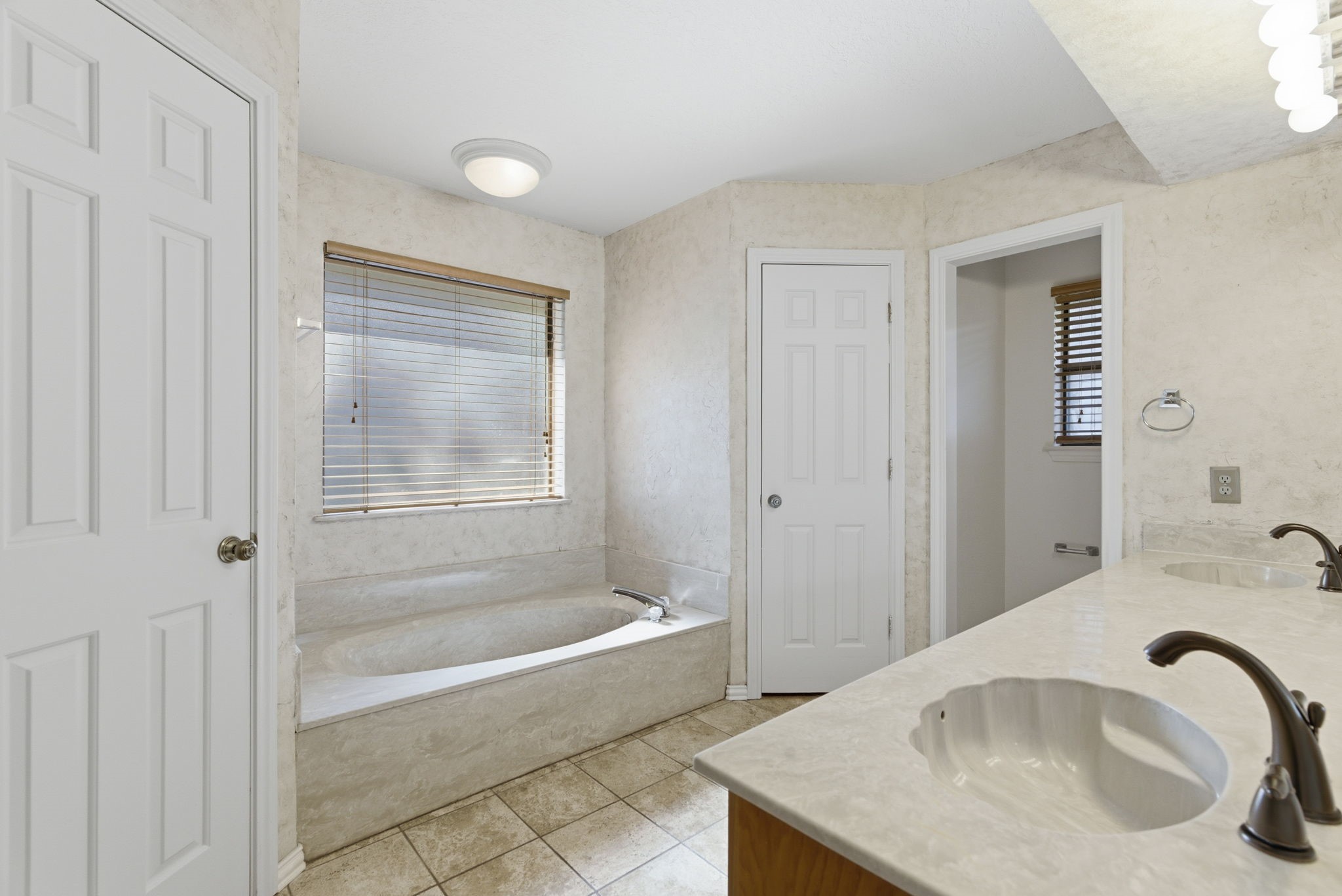 4625 Hillside Drive North Richland Hills TX 76180