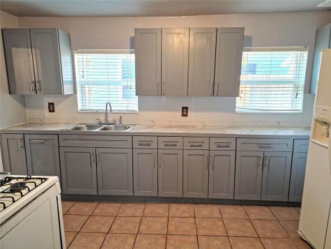 2721 Sharon Street Dallas TX 75211