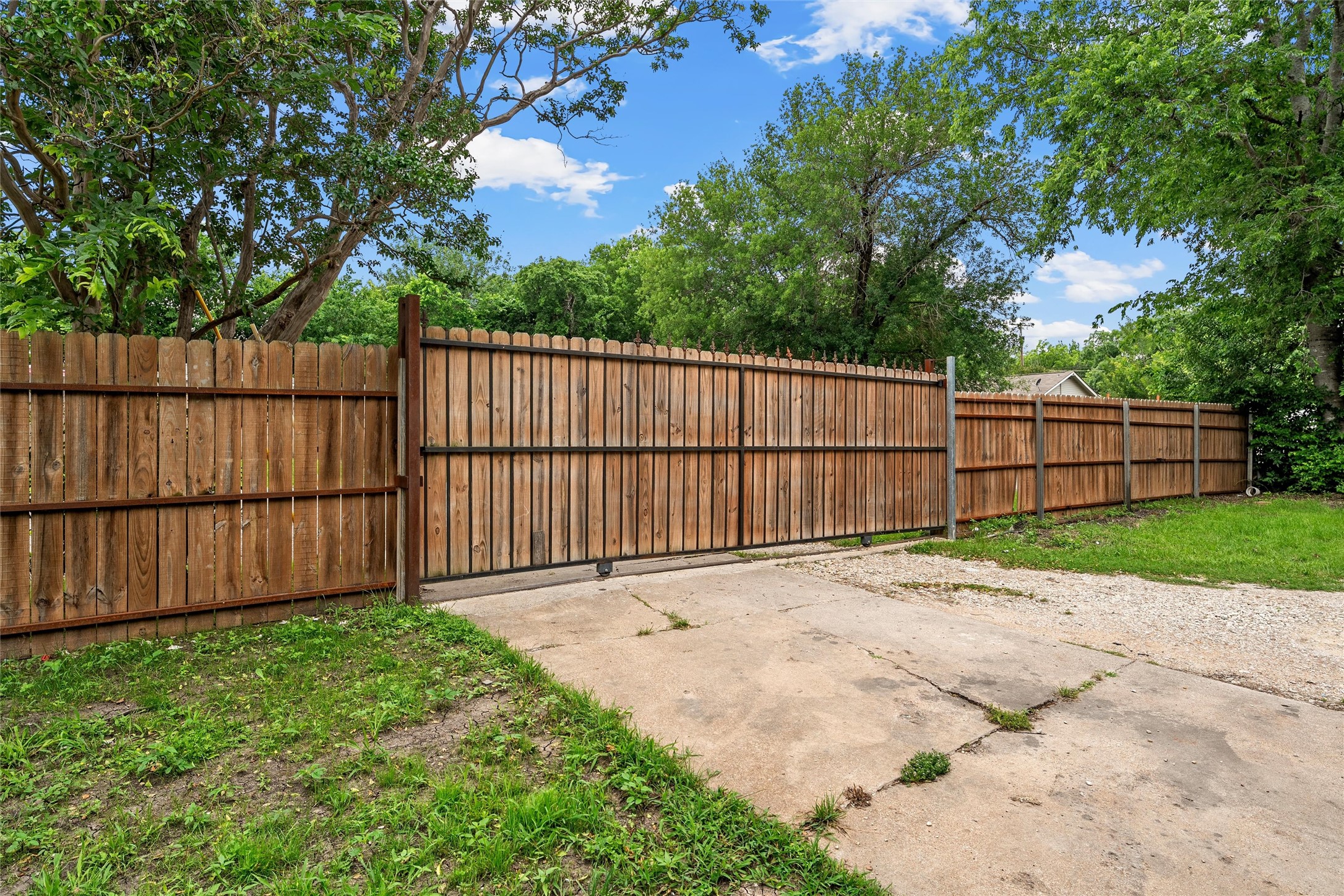 2221 S Park Avenue Waco TX 76706