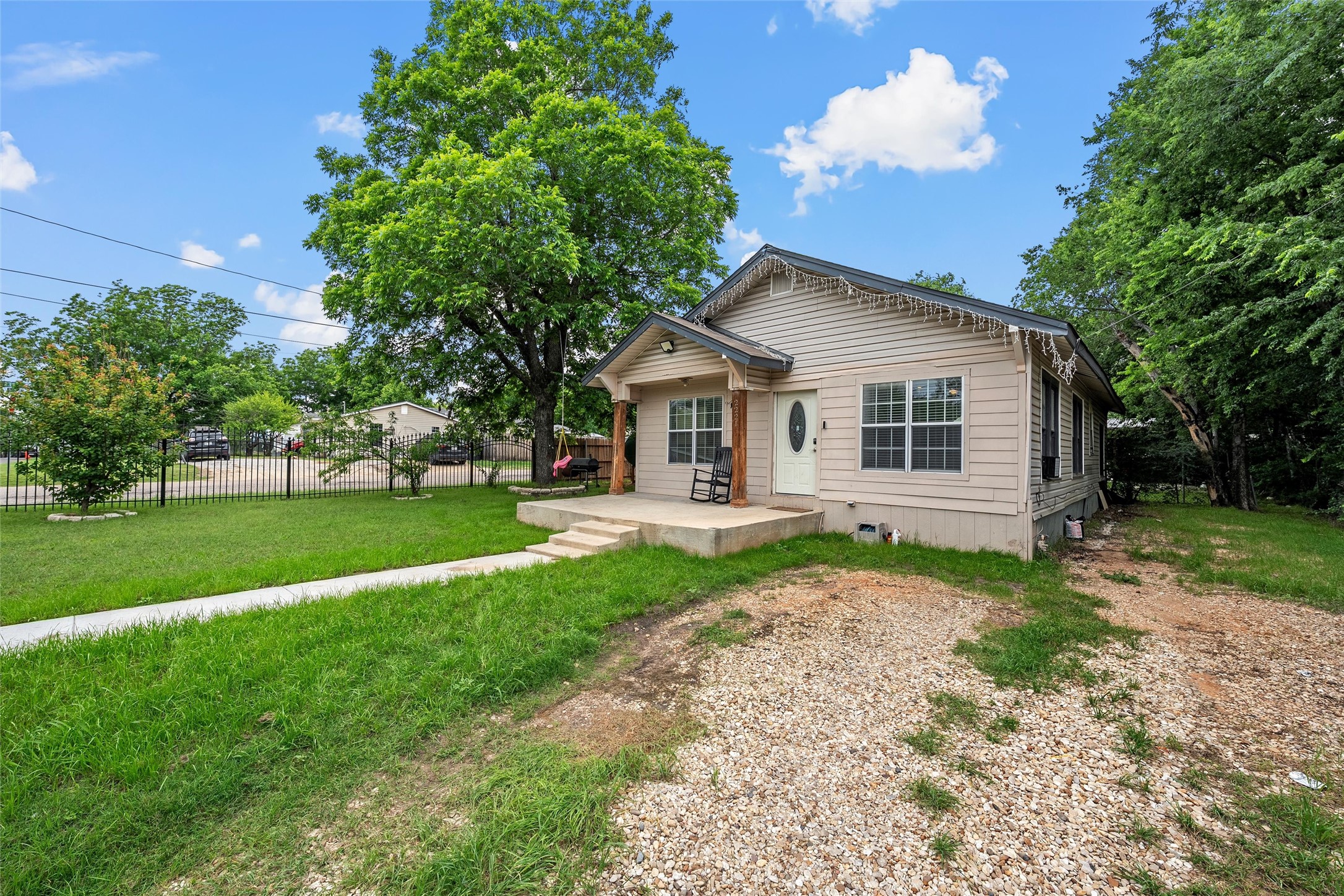 2221 S Park Avenue Waco TX 76706
