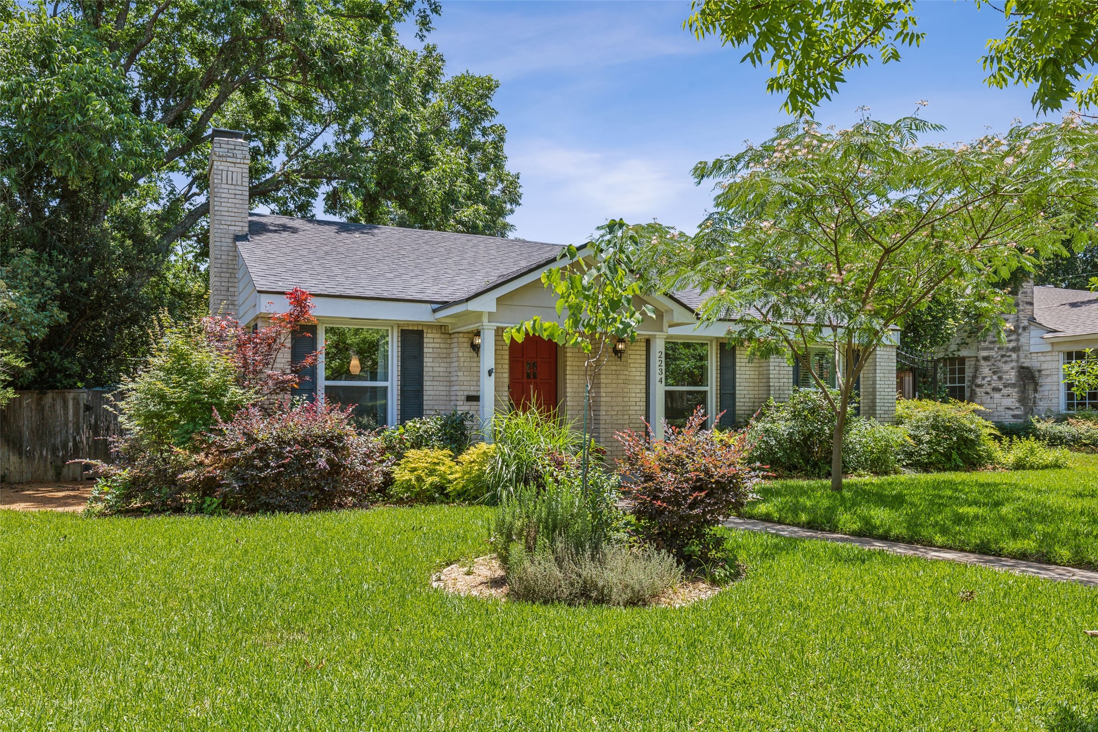 2234 Lawndale Drive Dallas TX 75211