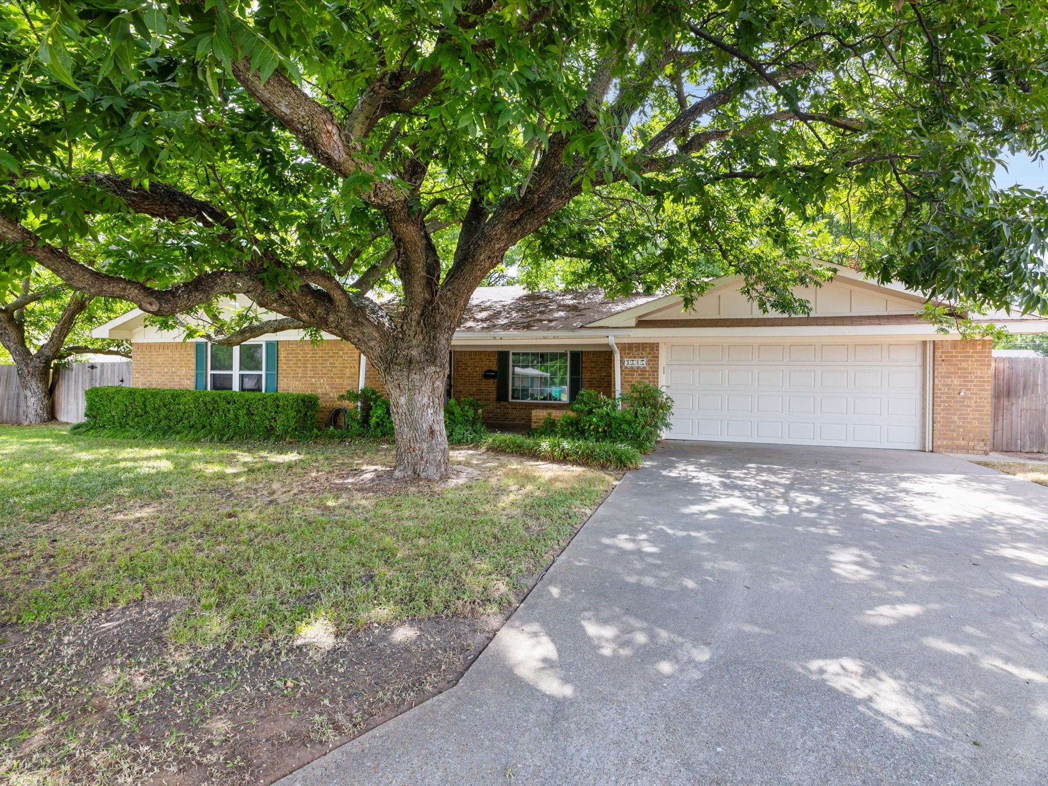 1207 Anetta Street Bowie TX 76230