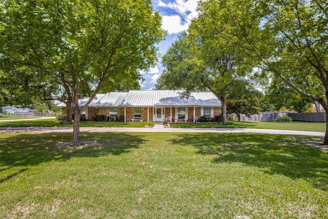 212 Wilcoxson Street Farmersville TX 75442