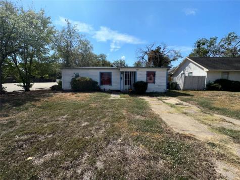 156 Casalita Drive Garland TX 75040