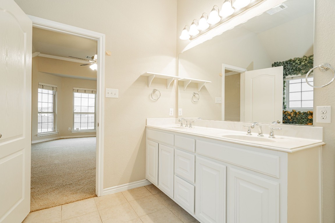11909 Drummond Lane Fort Worth TX 76108