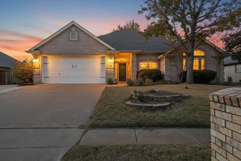 324 Woodcrest Drive Saginaw TX 76179