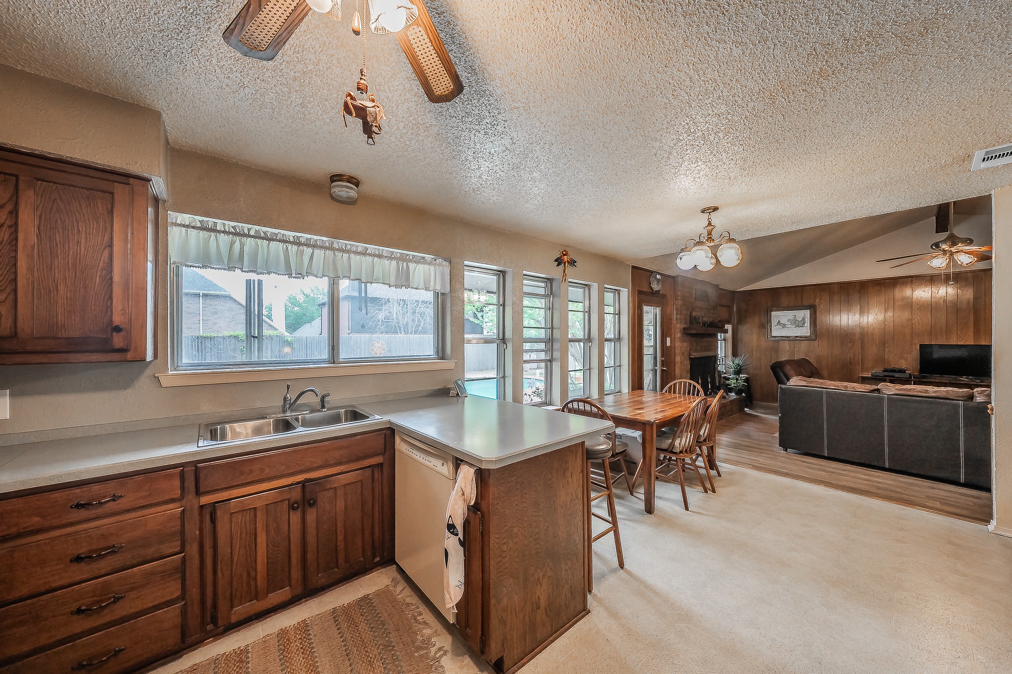 500 Emerson Drive Euless TX 76039