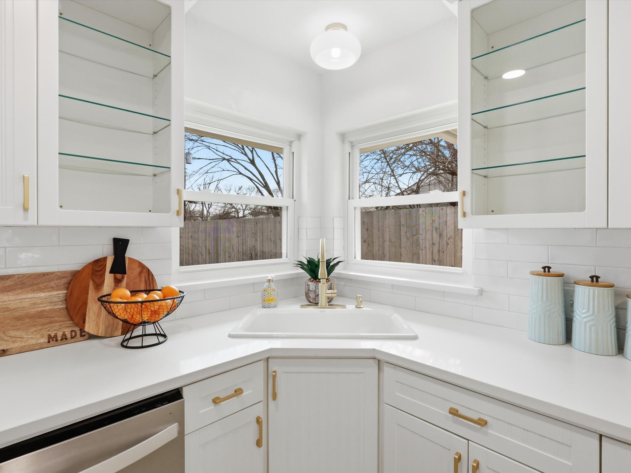 10322 Pinecrest Drive Dallas TX 75228