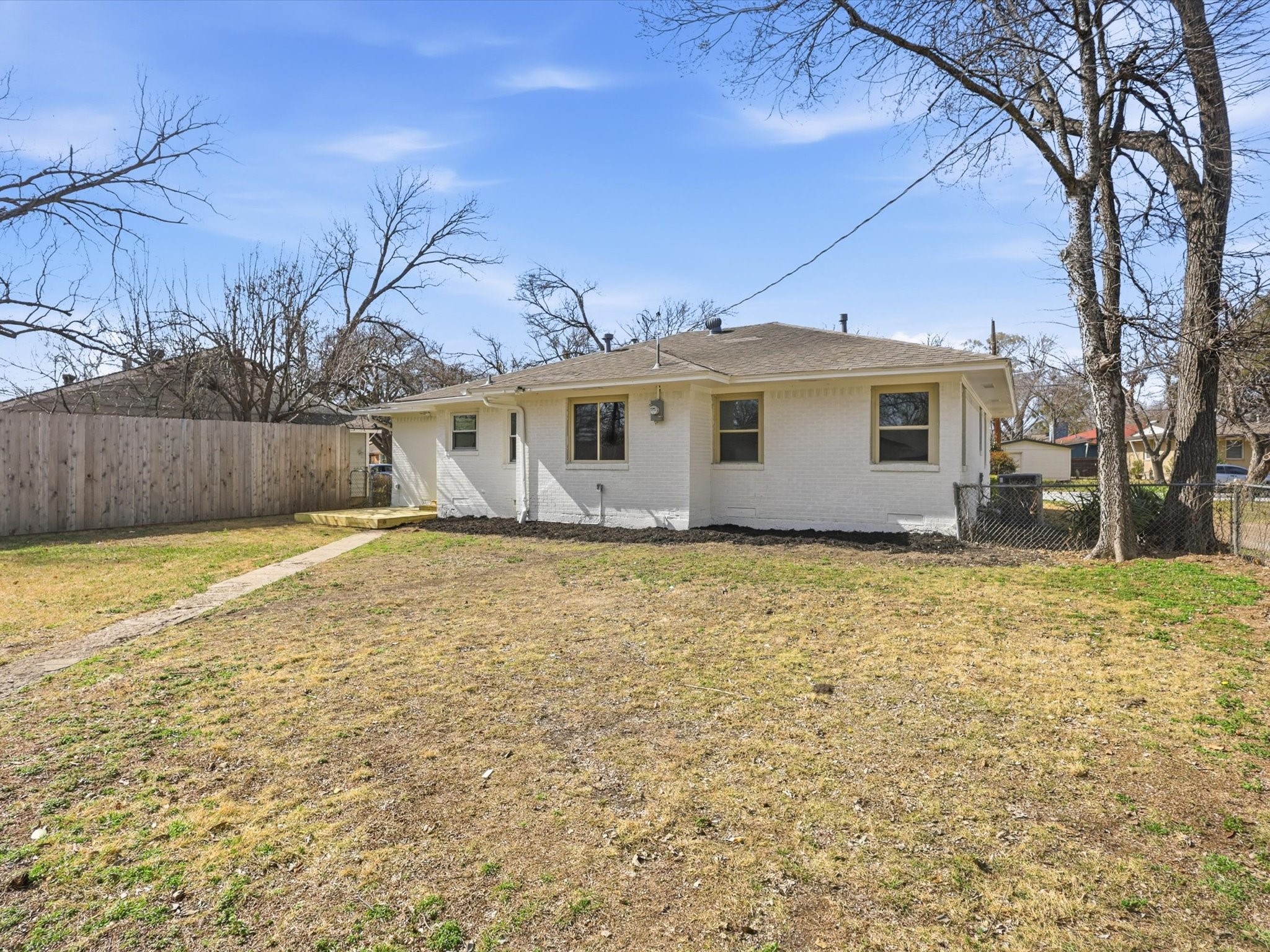 10322 Pinecrest Drive Dallas TX 75228