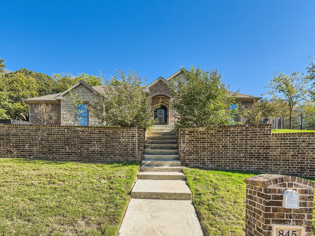 845 Sylvan Drive Fort Worth TX 76120