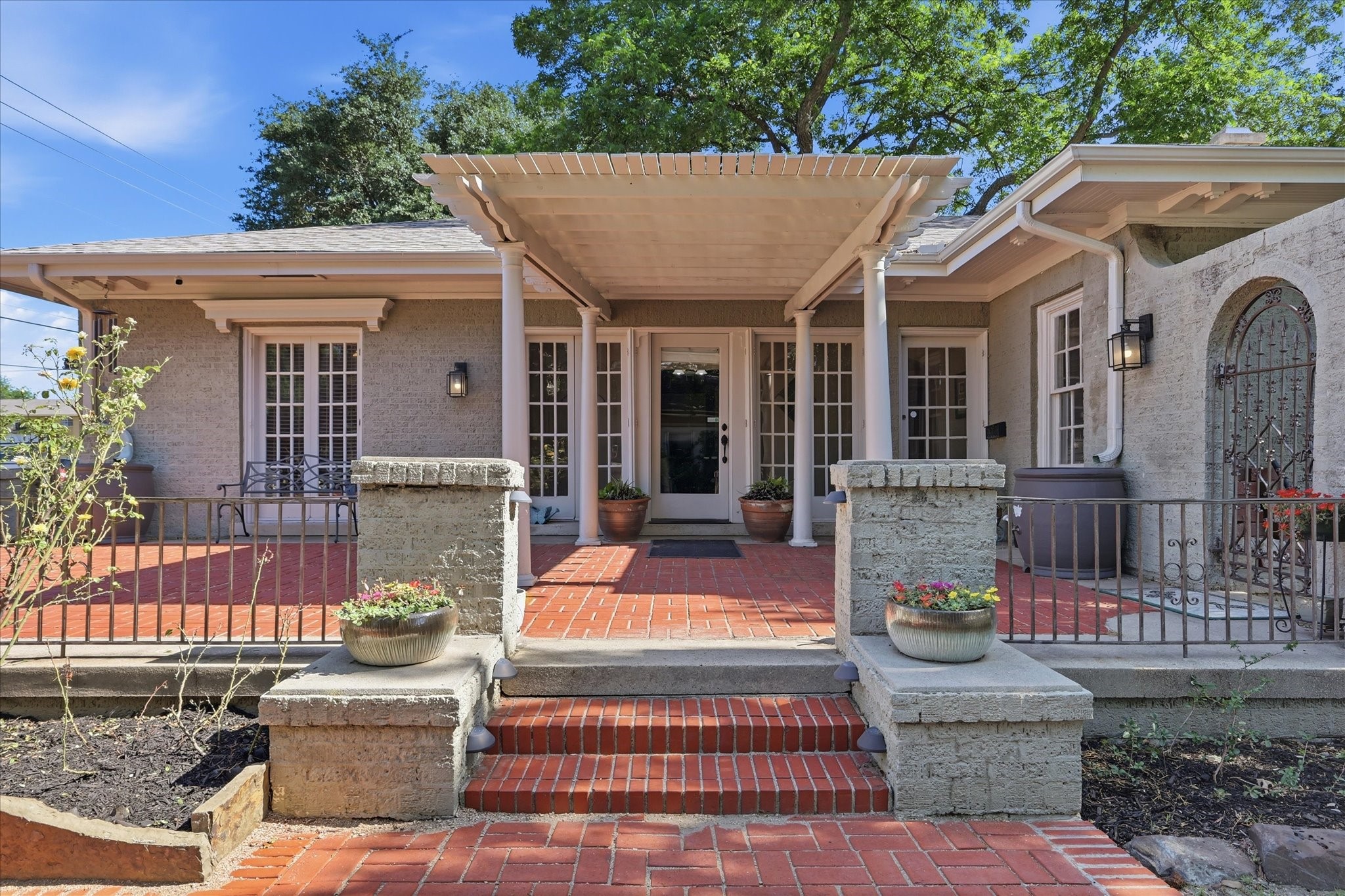 1306 N Locust Street Denton TX 76201