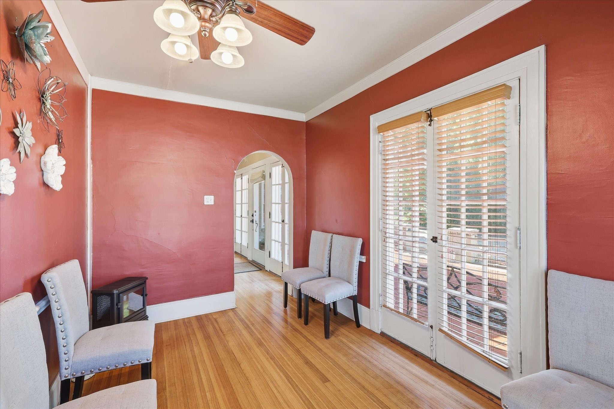 1306 N Locust Street Denton TX 76201
