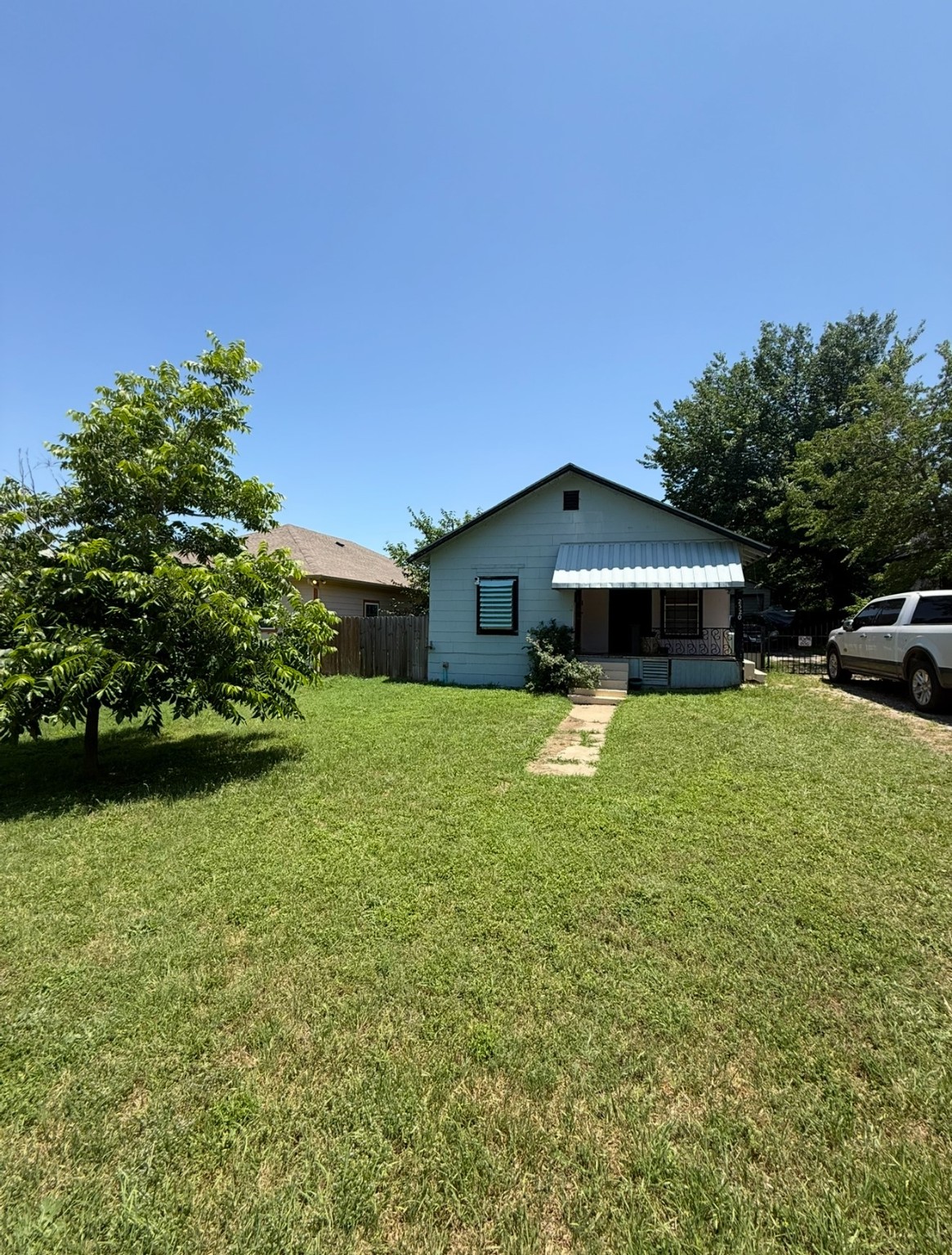 2520 Refugio Avenue Fort Worth TX 76164
