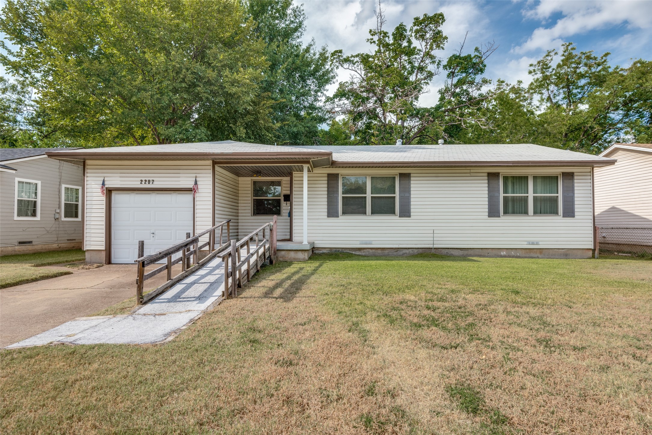 2207 Dennis Street Irving TX 75062