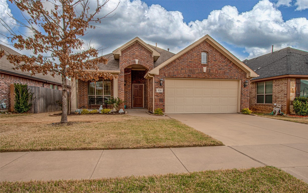 924 Cheryl Street Crowley TX 76036