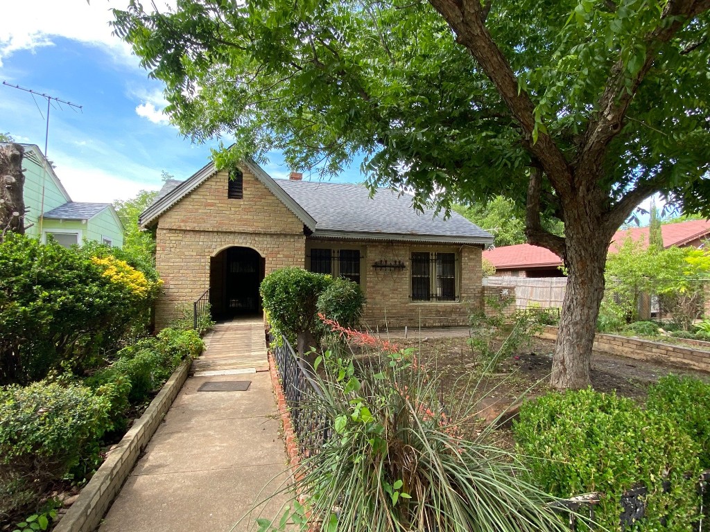 403 E Drew Street Fort Worth TX 76110