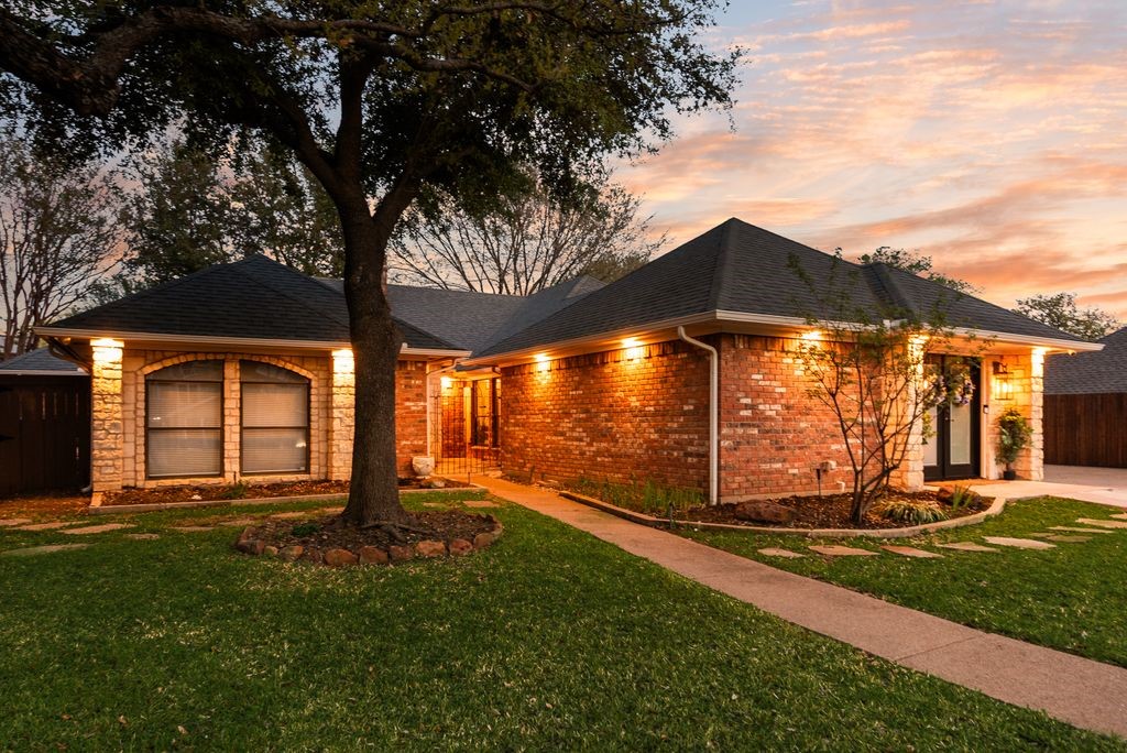 1032 Pebble Beach Drive Mansfield TX 76063