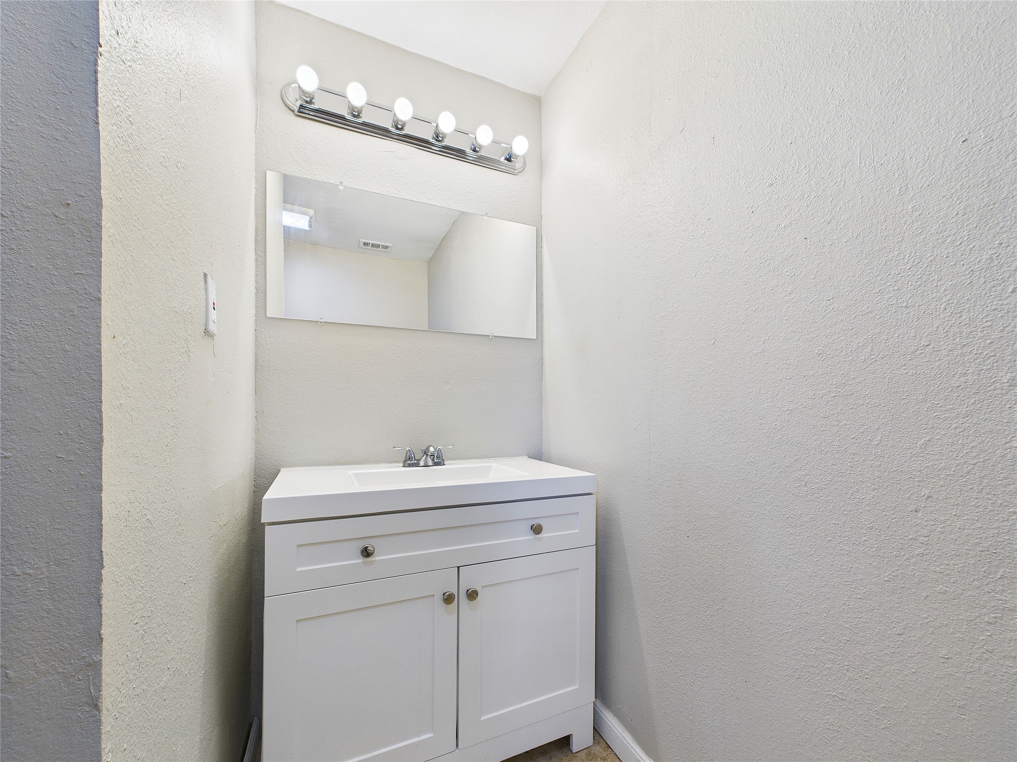 2712 Evans Avenue Fort Worth TX 76104