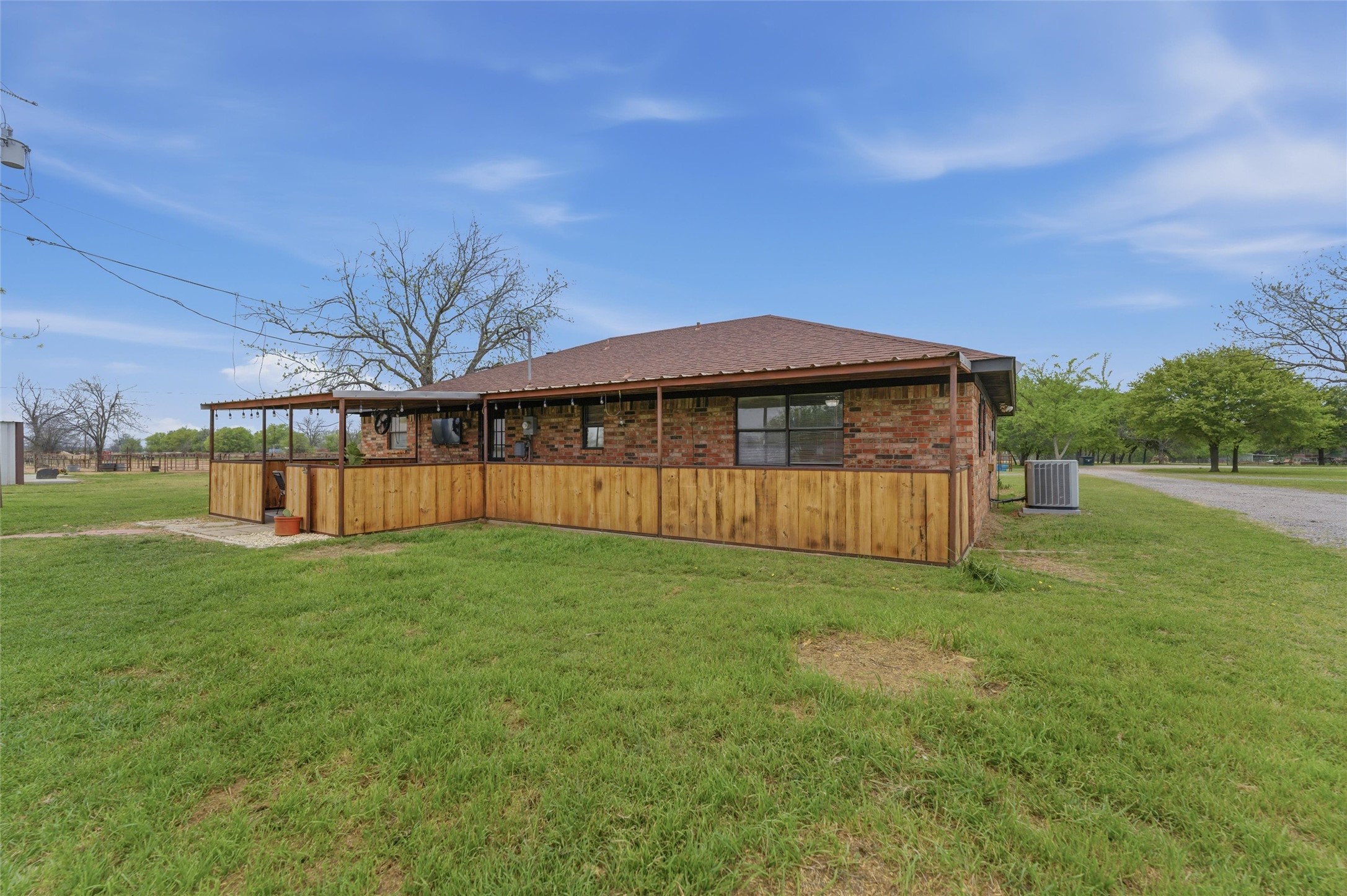 132 Crowley Lane Mineral Wells TX 76067