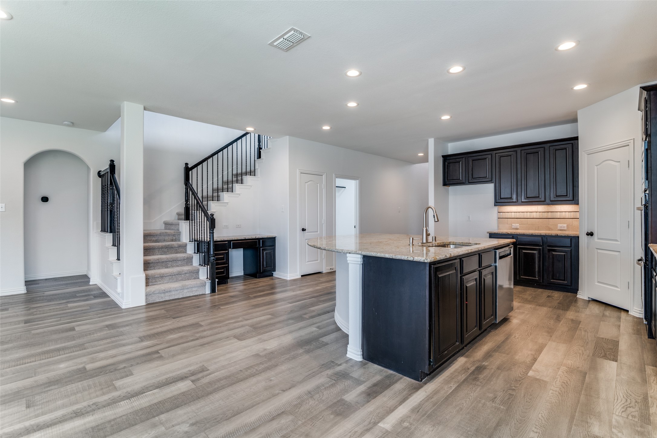 1215 Hundgate Way Forney TX 75126