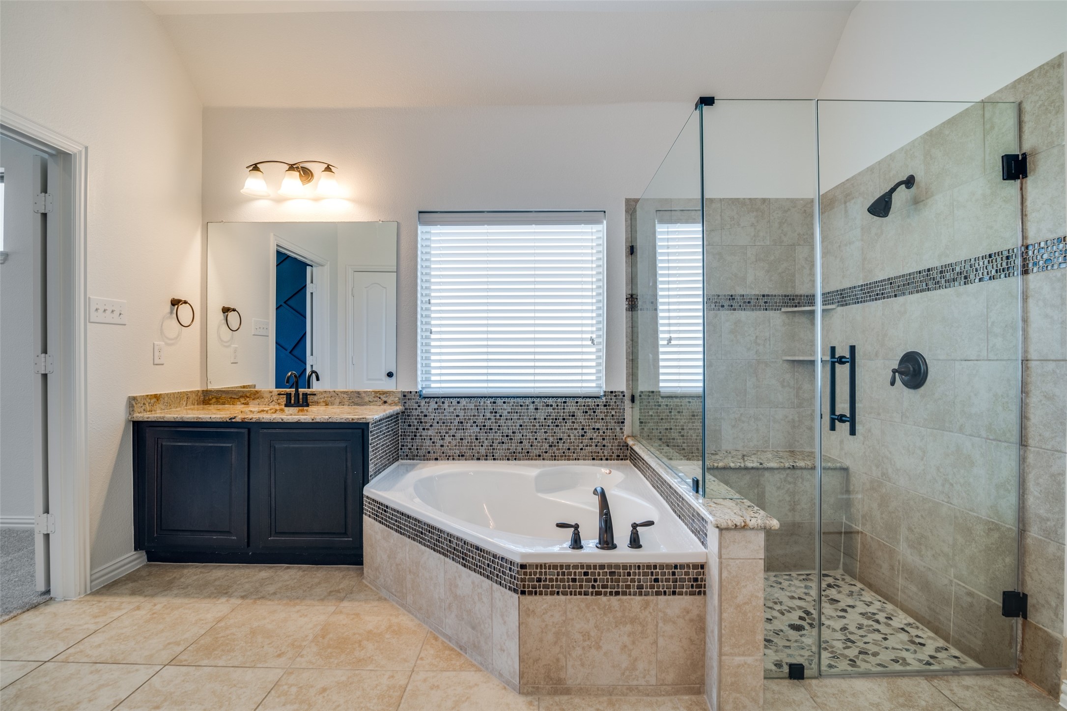 1215 Hundgate Way Forney TX 75126