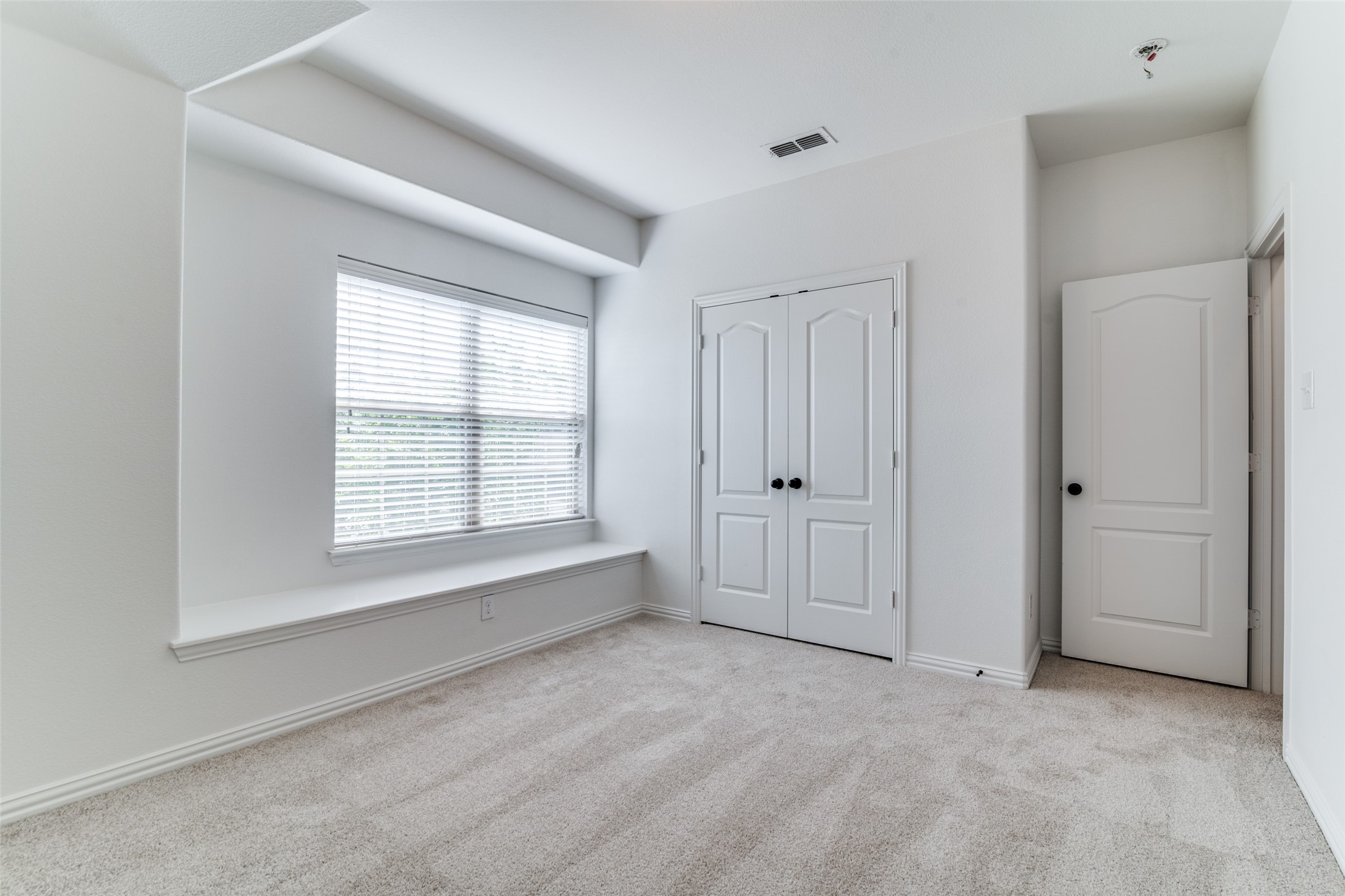 1215 Hundgate Way Forney TX 75126