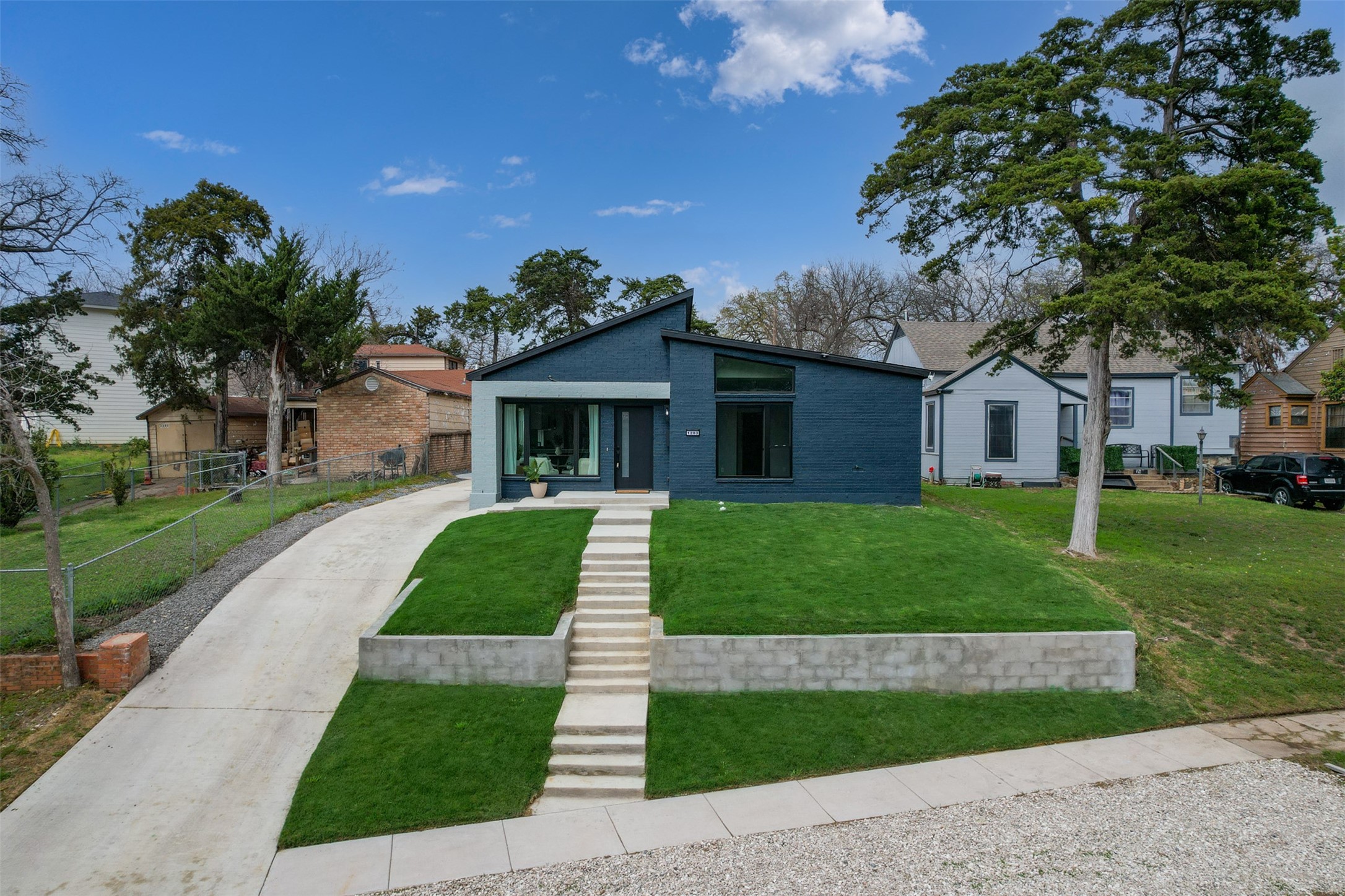 1203 Forester Drive Dallas TX 75216