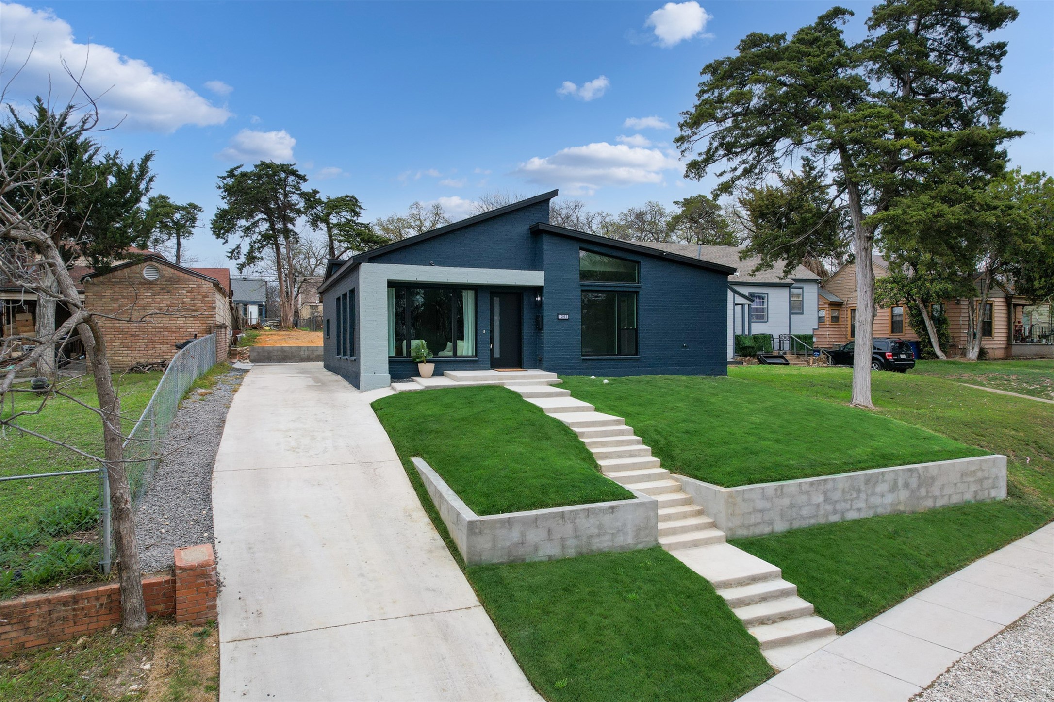 1203 Forester Drive Dallas TX 75216