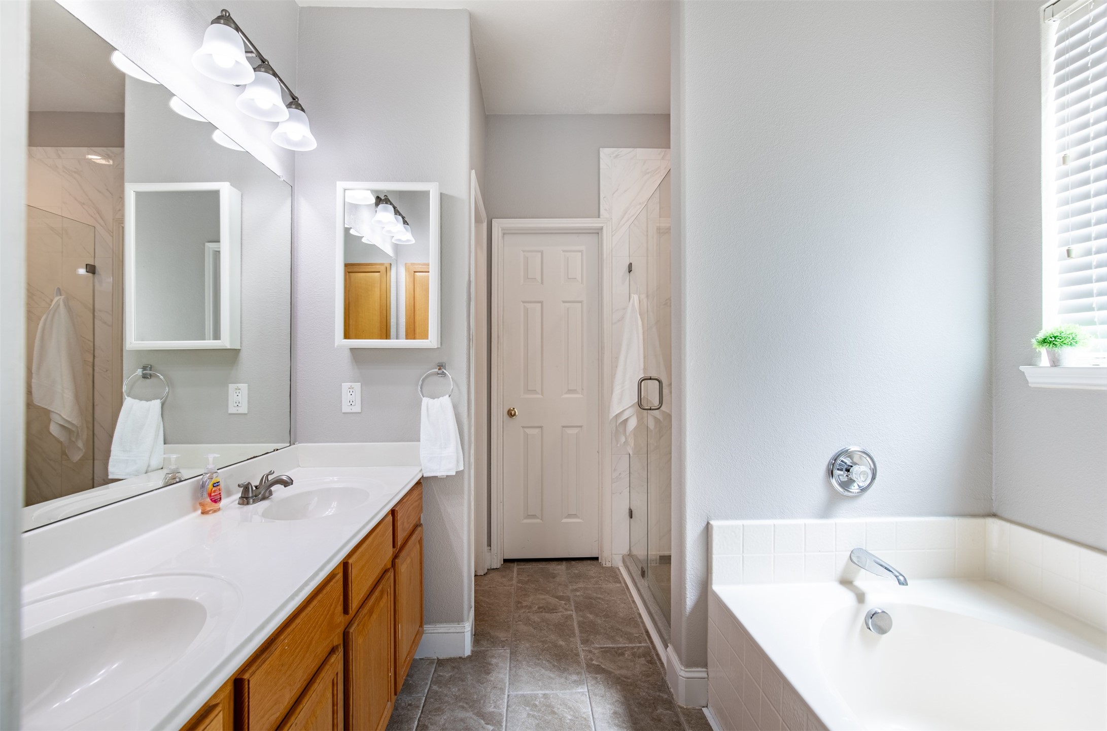 917 Warbler Aubrey TX 76227