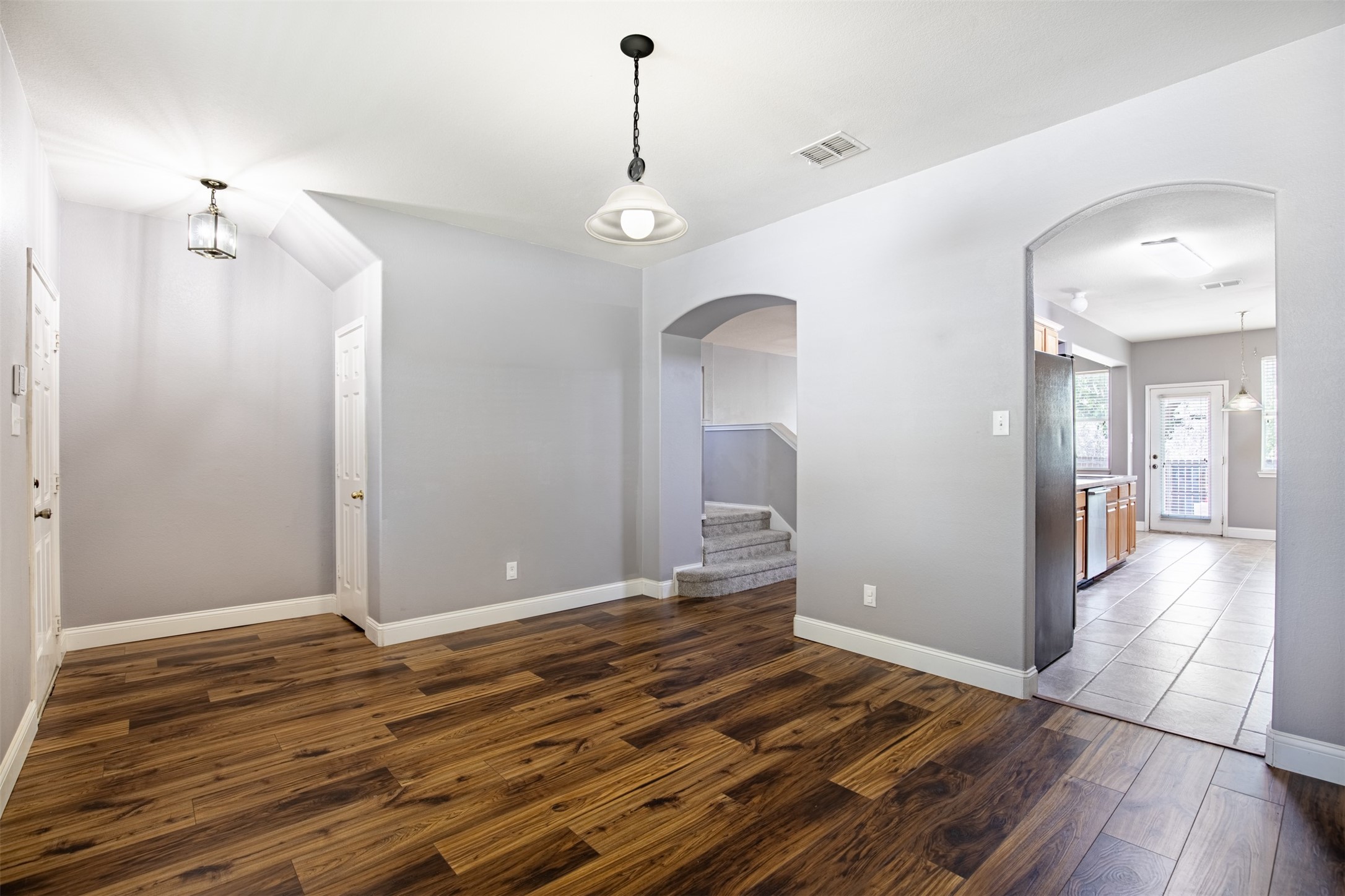 917 Warbler Aubrey TX 76227