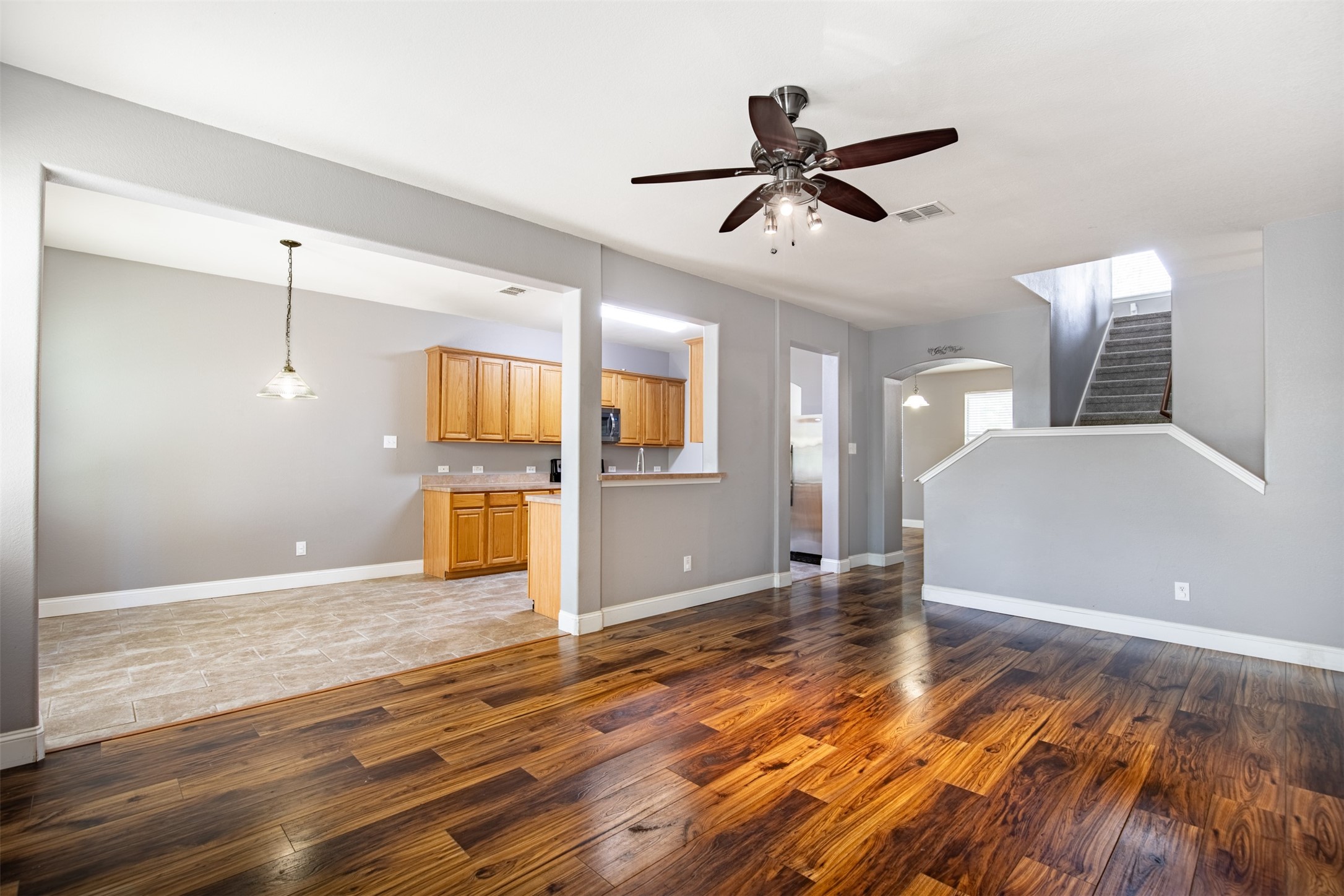 917 Warbler Aubrey TX 76227